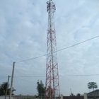 Τρίποδος γωνιακός πύργος χάλυβα τηλεπικοινωνιών 33KV με τα υποστηρίγματα κεραιών &amp; MW