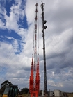 Γαλβανισμένος πύργος Guyed τηλεπικοινωνιών χάλυβας με τα υποστηρίγματα και τη ράβδο αστραπής