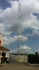 Πύργος χάλυβα εξαρτήσεων χρωμάτων τύπων δικτυωτού πλέγματος που χρησιμοποιείται για την επικοινωνία