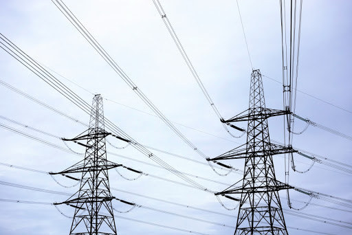 Πύργος χάλυβα δικτυωτού πλέγματος 33KV 130KV 500KV για τη μετάδοση δύναμης