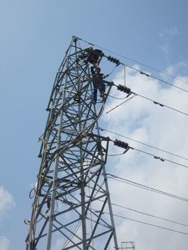 Γαλβανισμένος Q345 πύργος κυκλωμάτων χάλυβα διπλός για τη γραμμή μετάδοσης 33KV