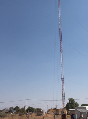 110KV ο πύργος τηλεπικοινωνιών κεραιών γαλβάνισε τη γωνιακή δομή ραντάρ χάλυβα